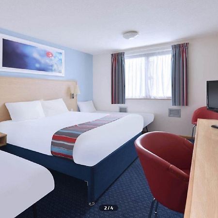 Travelodge Aberdeen Central Exterior photo