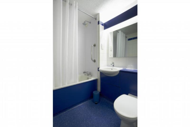 Travelodge Aberdeen Central Exterior photo